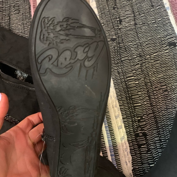 Roxy Boots - Picture 2 of 4